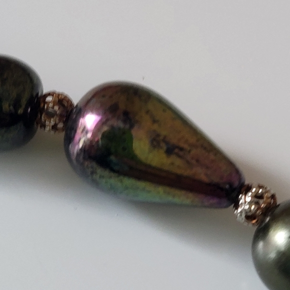 Vintage Iridescent Duochrome Reflect Stone Bead Necklace - Picture 11 of 17